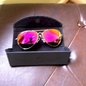 Maui Jim Maverick.  Rose lens.  Gorgeous. High definition.